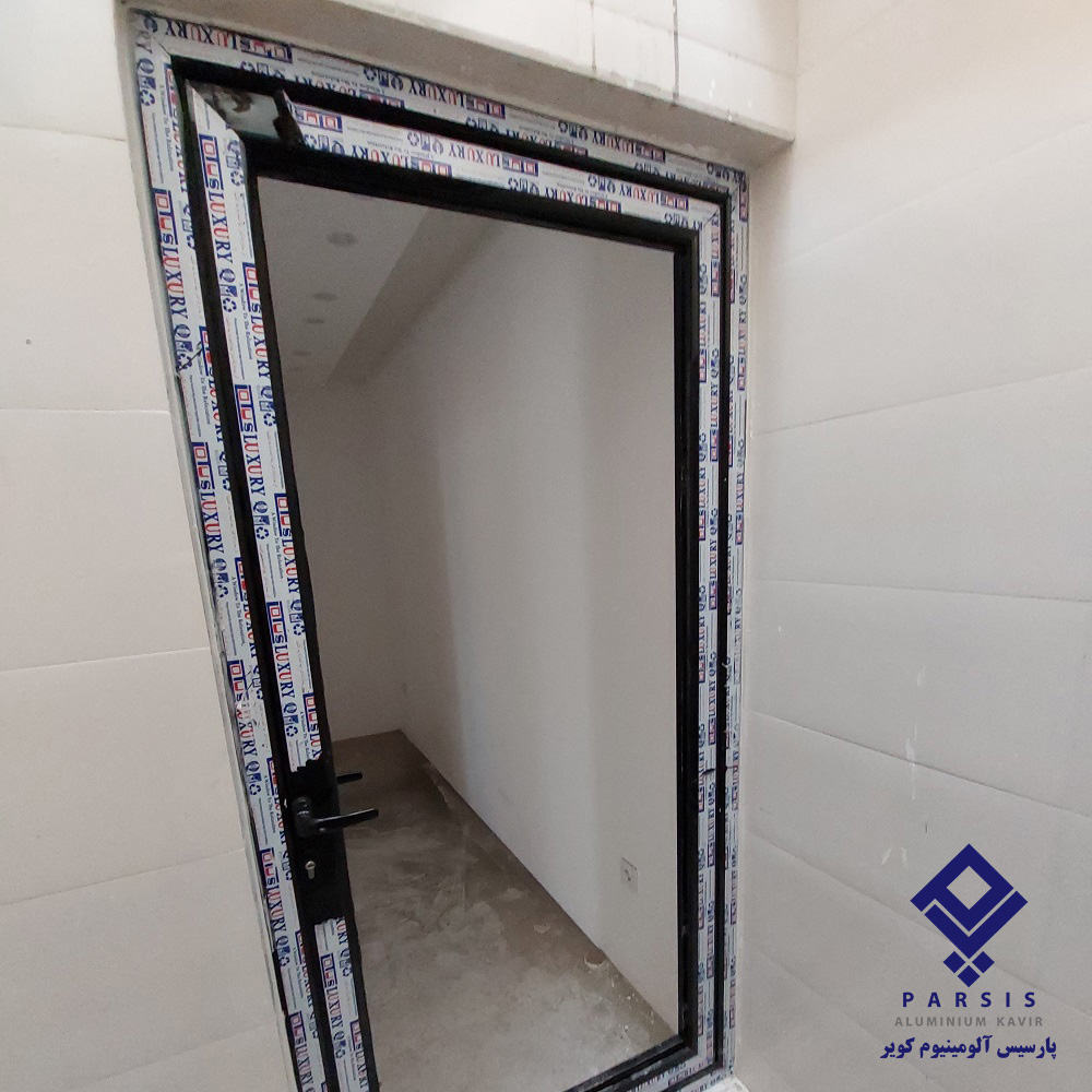 نمونه کار درب سری ترمال بریک طرح لوتوس بعد از نصب